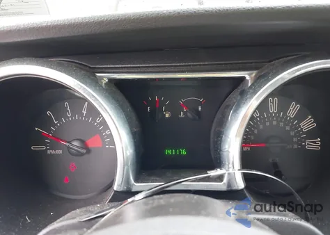 2009 Ford Mustang z USA, uszkodzony, nr VIN 1ZVHT80N895112191